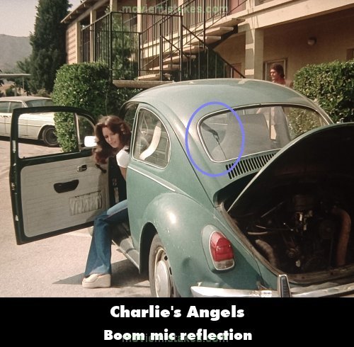 Charlie's Angels (1976) TV mistake picture (ID 352127)