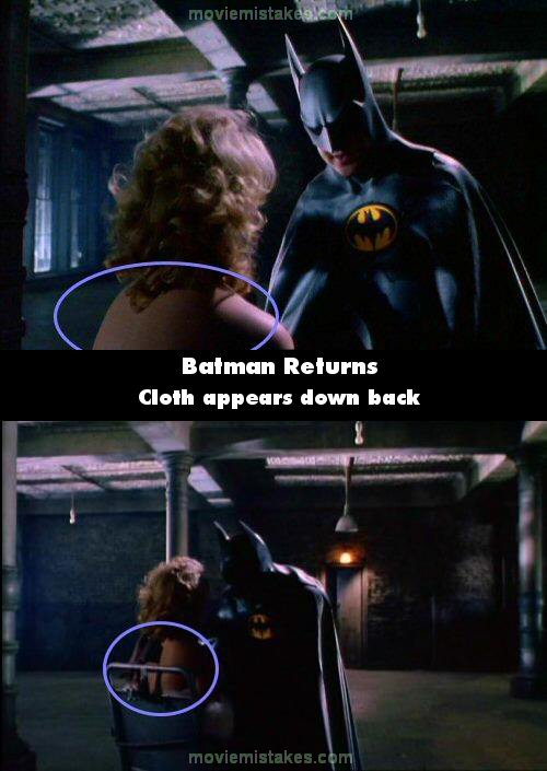 Batman Returns (1992) movie mistake picture (ID 98392)